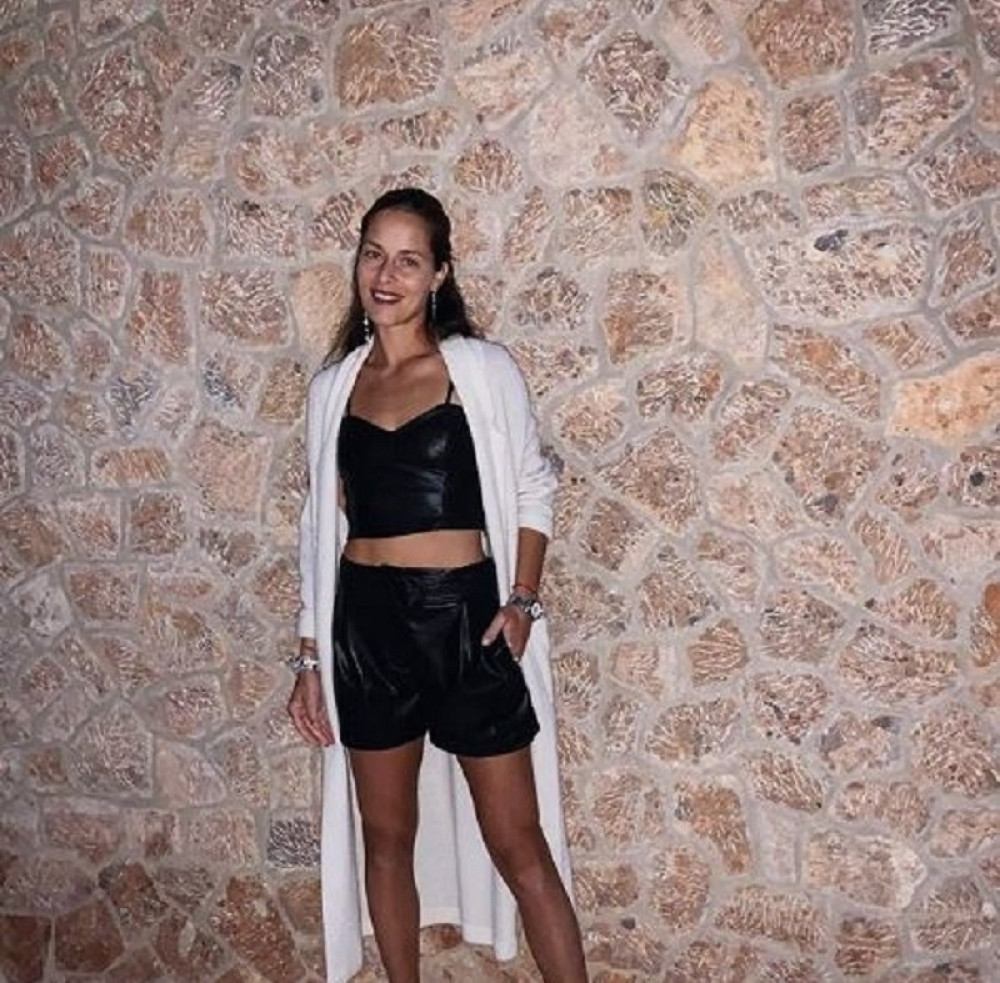 Ana Ivanović opet mami uzdahe svojom novom fotografijom! (FOTO)