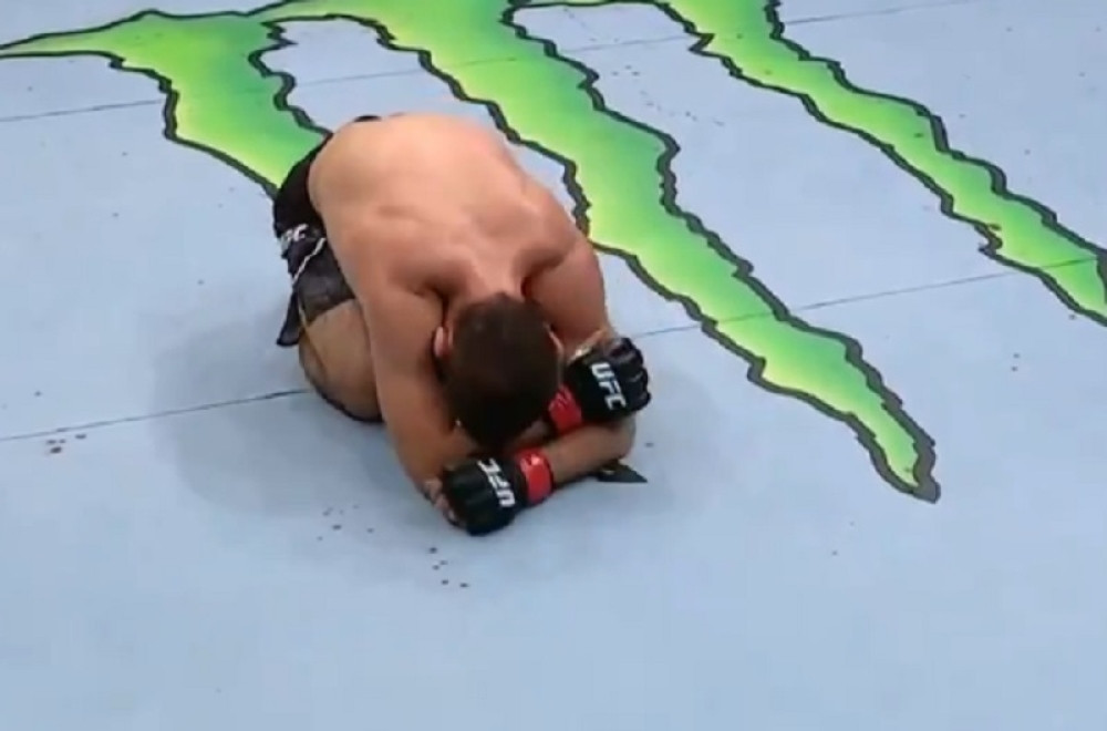 Veliki šampion se slomio, grcao je u suzama a onda se desilo nešto neverovatno! (VIDEO)