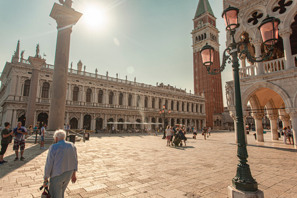 Italija od sutra uvodi nove mere radi zaštite od korone