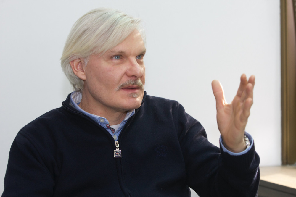 Studentkinje mu priznale skandalozne detalje Aleksićevog zlostavljanja: Broj žrtava se povećava iz sata u sat! (FOTO/VIDEO)