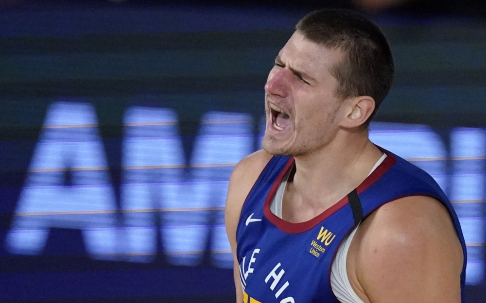 Za muziku se pobrinuo lično on, a evo ko je sve prisustvovao veselju godine u Somboru