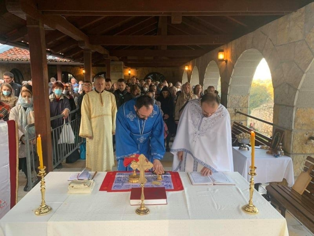 Vernici se okupili u crkvi Ružica na Kalemegdanu - najveća ČUDA dešavaju se na ovaj dan (VIDEO)