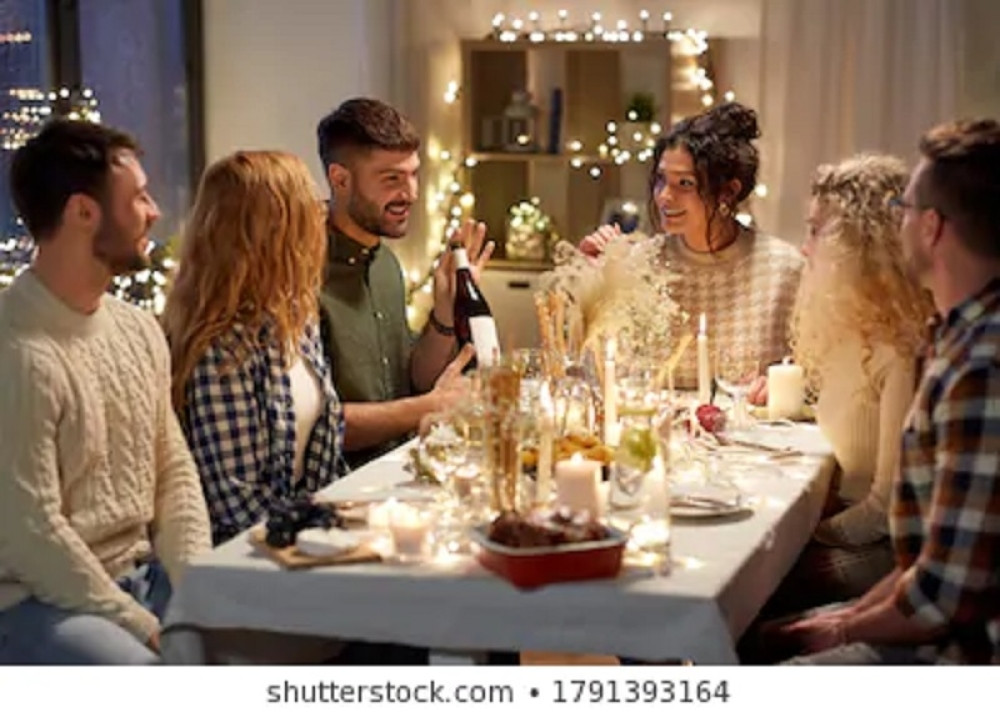 Ovan drži zdravicu, Lav šarmira goste, Škorpiji kad popije koju više postaje mračna