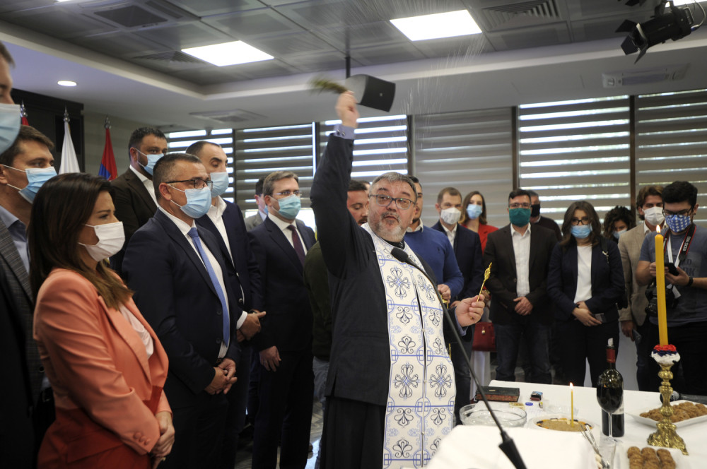 SNS slavi Svetu Petku! Pogledajte kako je obeleženo! Nedimović domaćin (FOTO)