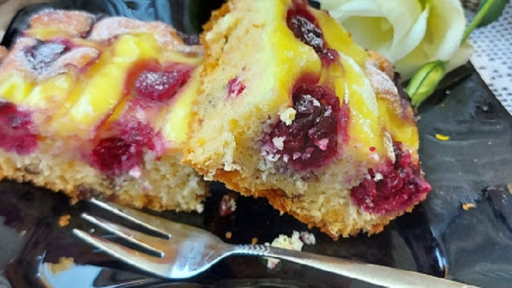 Slatko zadovoljstvo za samo pola sata: Kremasti užitak sa pudingom i voćem za vaše najmilije