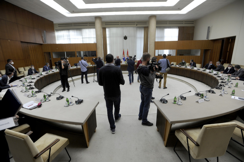 Vlada Srbije usvojila preporuke kriznog štaba!