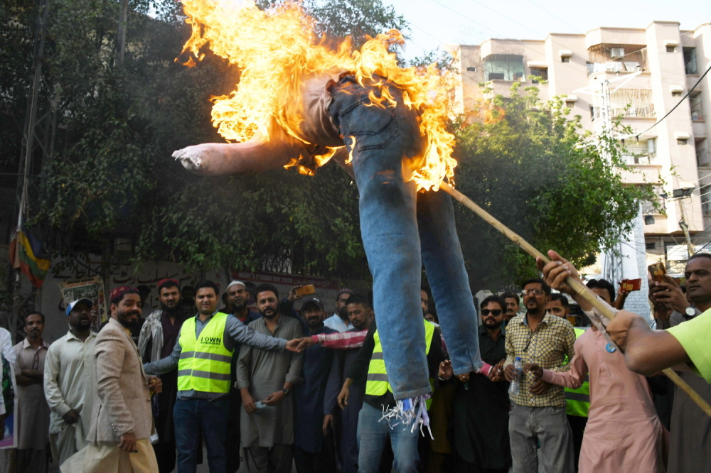 Džihadisti opet seku glave!