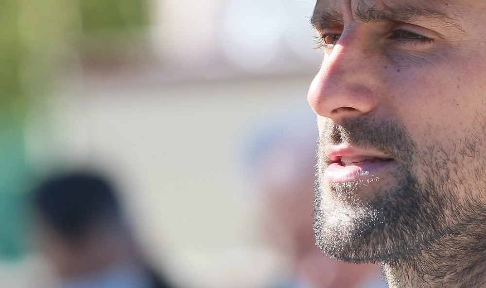 Novak dobio specijalnu rakiju, nećete verovati kome je posvećena, čoveku o kome decenijama bruji Srbija