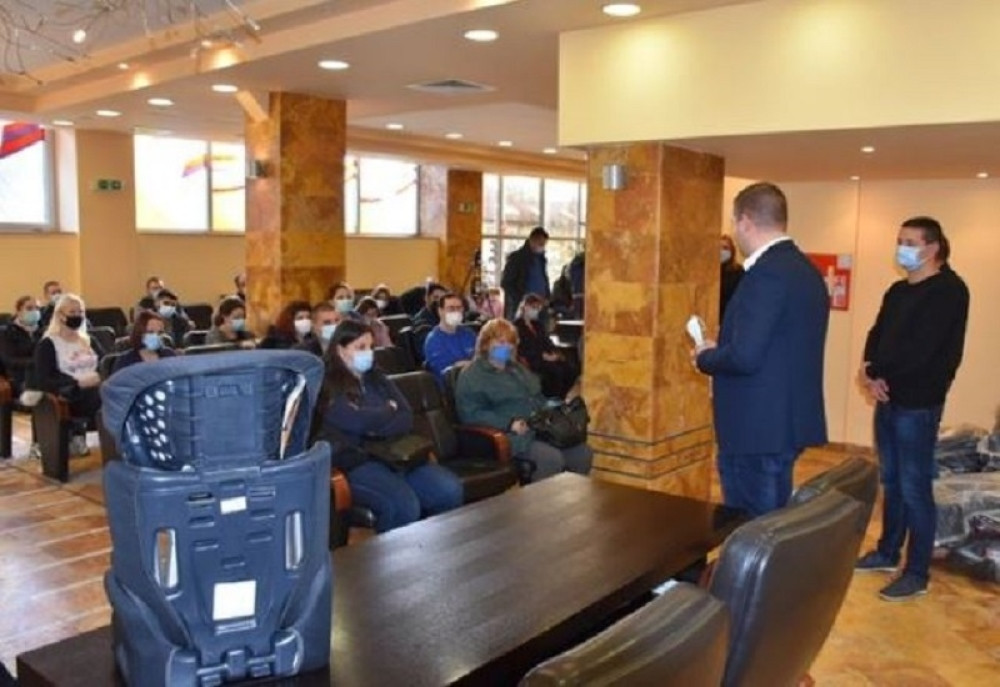 Autosedišta za sve mladenovačke bebe! (FOTO)