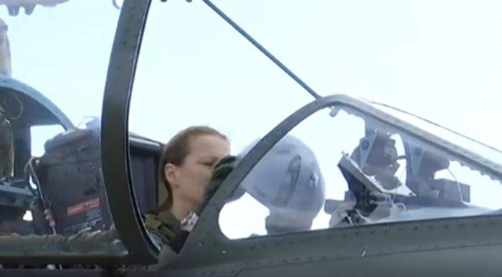 Ona je prva žena u srpskoj vojsci koja će leteti na "orlu", dok je kod kuće čeka dvoje male dece