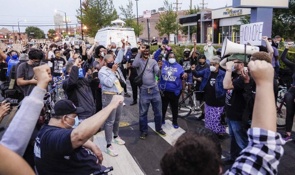 Srbi, Crnogorci i Makedonci se masovno okupljaju u Čikagu, pridružili im se i Amerikanci!