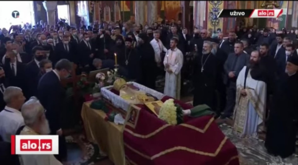 Evo šta je Vučić uradio iznad Amfilohijevog odra