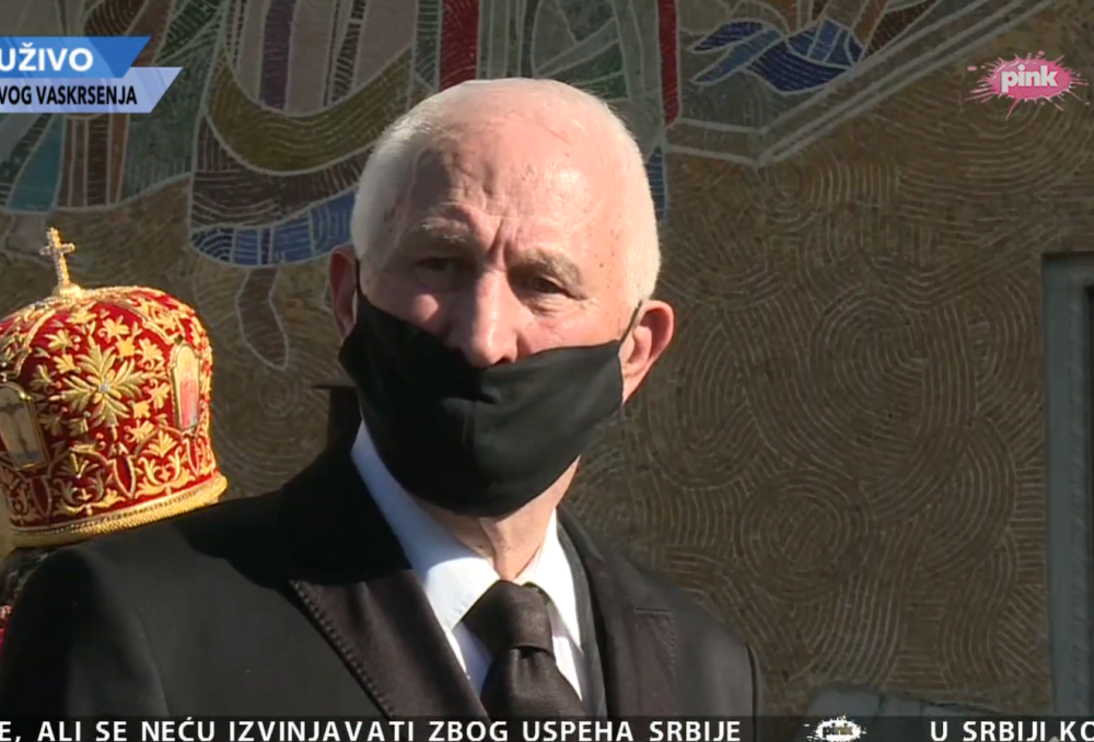 Uplakan i skrhan bolom Matija Bećković stigao u Podgoricu