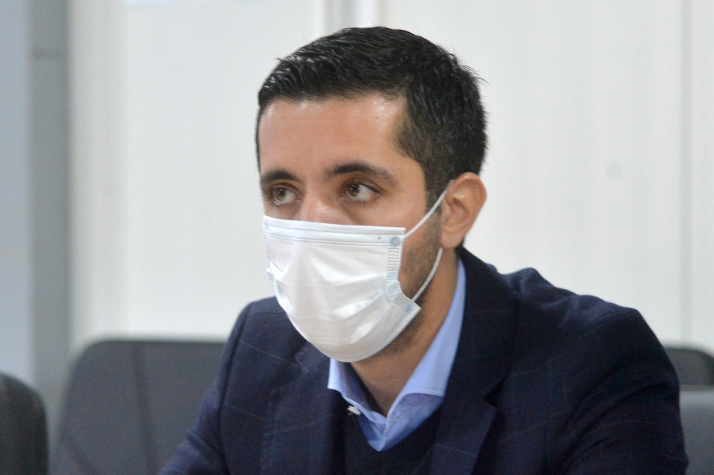 "Imam čast da svedočim kako ljudi svojim patriotskim zalaganjem, na čelu sa predsednikom Vučićem obezbeđuju vakcine i spašavaju živote"