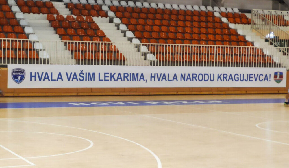 Transparent zahvalnosti lekarima oduševio celu Srbiju