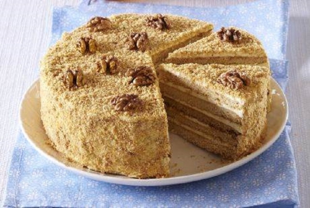 Bakina torta sa čokoladom i orahom, ukus uspomena!