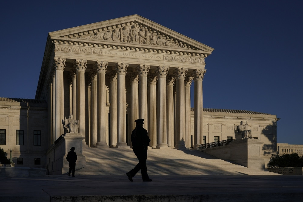 Tači je otpustio, organizovala oproštajnu žurku, a onda se vratila u Vašington!