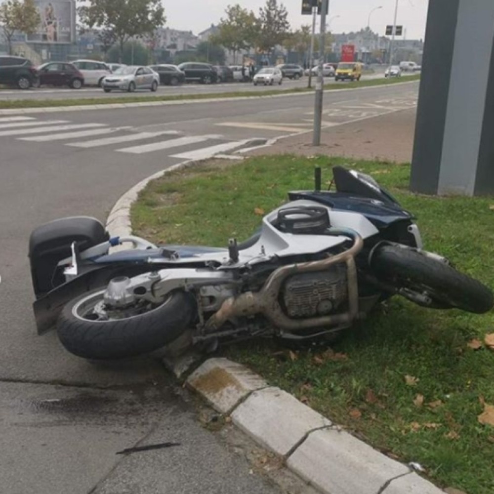 Miloš objavio slike sa mesta udesa i otkrio: Stavili su mi kragnu i gips, SVE ME BOLI!