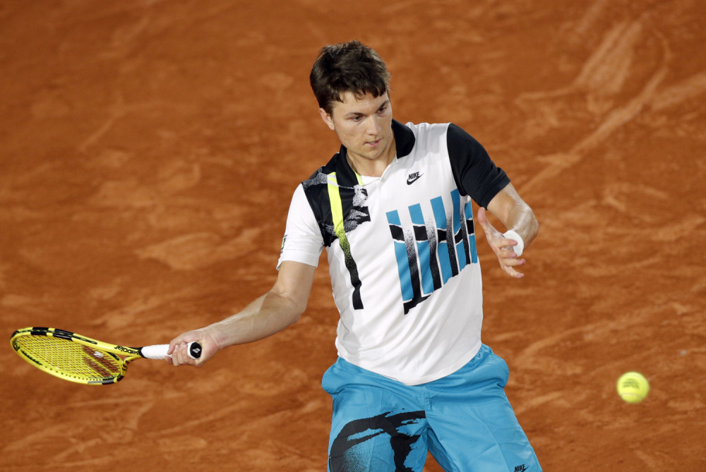 Kecmanović u Parizu ide na Zvereva