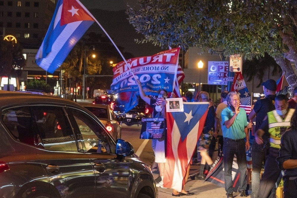 Tramp proglasio pobedu na Floridi! (FOTO)