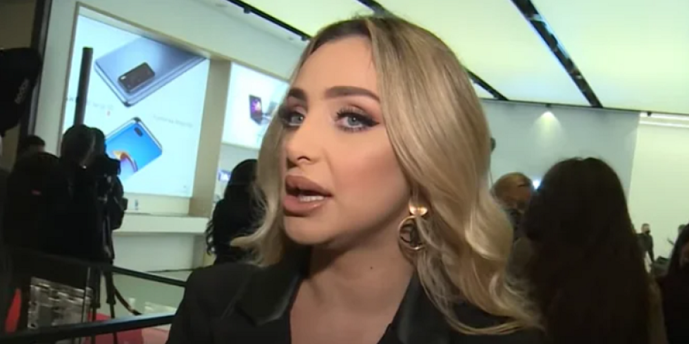 Maja Berović u nikad bezobraznijoj pozi, sve oči uprte dole (FOTO/VIDEO)