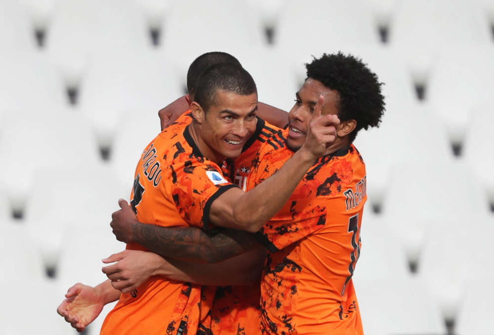 Davi se u parama, ali je sto u restoranu morao da čeka 40 minuta!