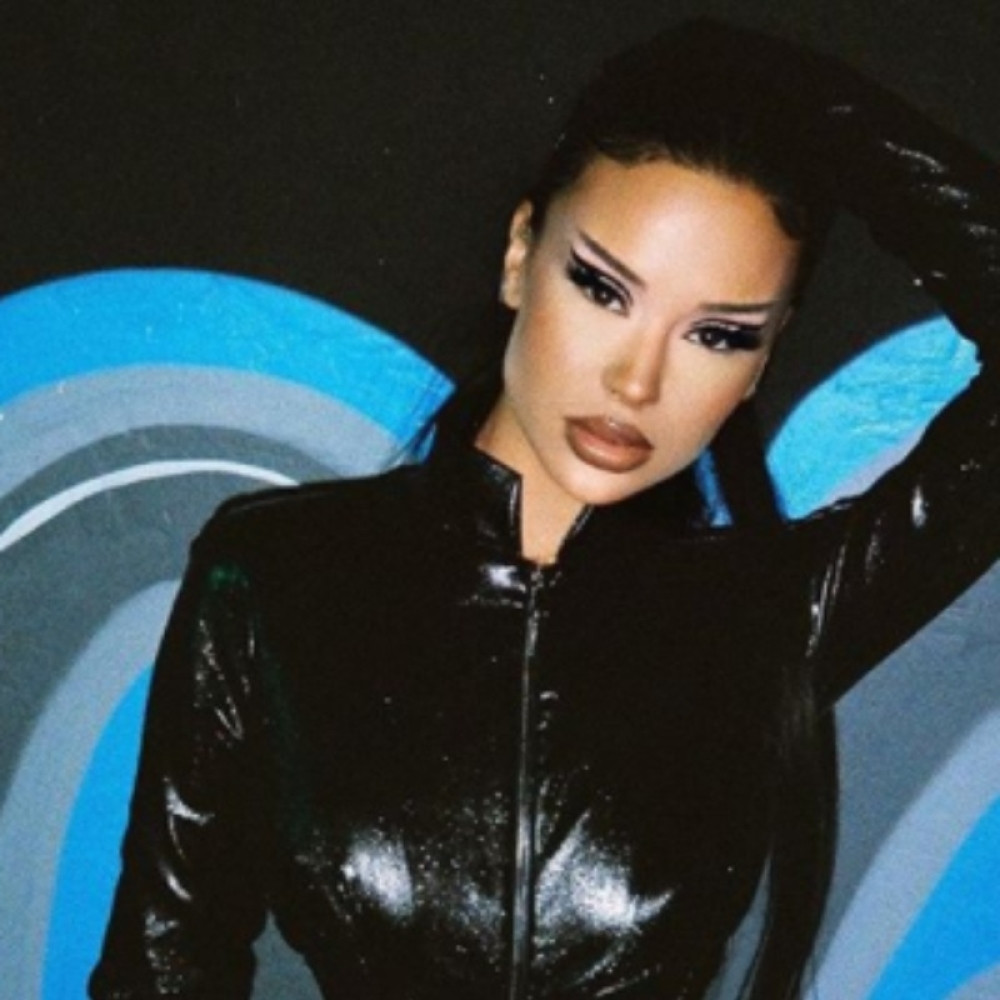 Elena tetovažom preko celog lica oduševila fanove, dobila je čak i novi nadimak (VIDEO)