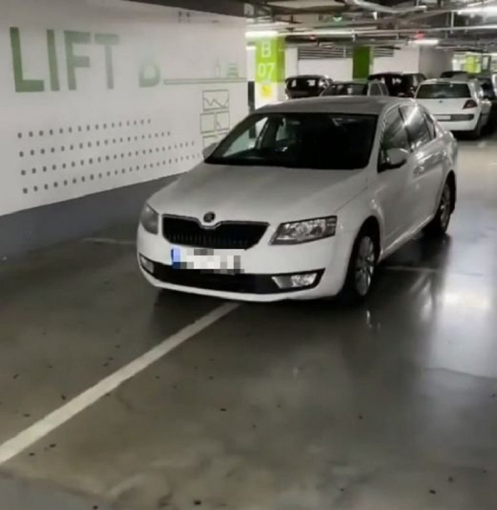 Beograđanin se parkirao u garaži i zauzeo čak četiri mesta! Pljušte brutalni komentari, vozači pobesneli