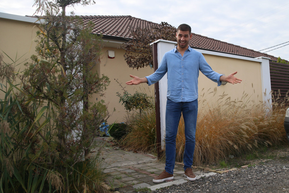 Ekskluzivno za "Alo"! Kik-bokser Nenad Pagonis otvorio vrata svog doma u Veterniku i progovorio o krahu braka, deci i novoj ljubavi (VIDEO)