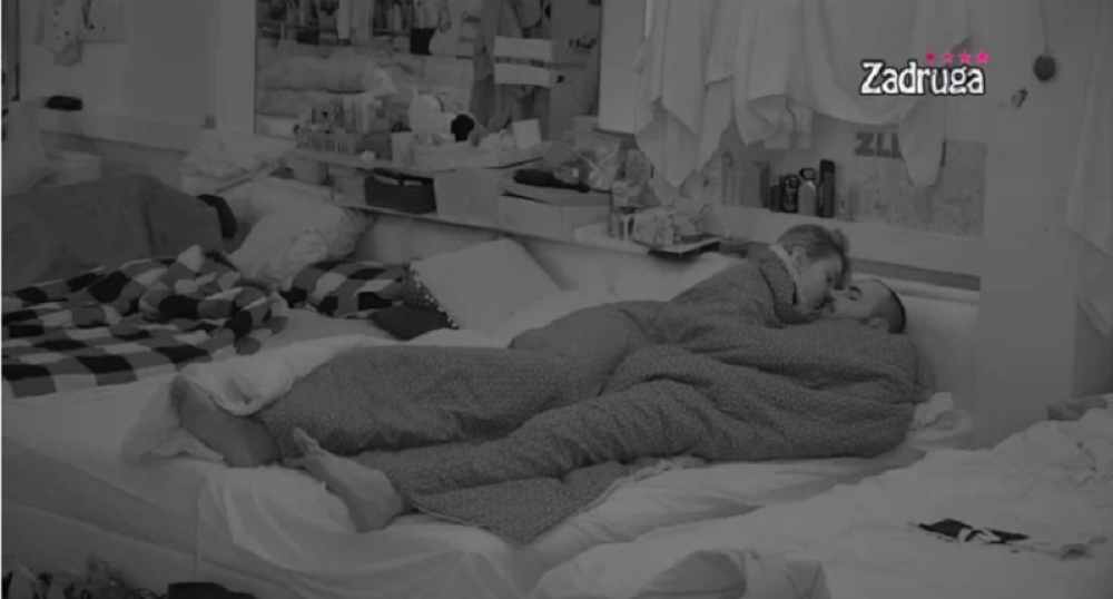 Maja i Alen se prepustili strastima, nisu marili za ostale oko sebe (VIDEO)