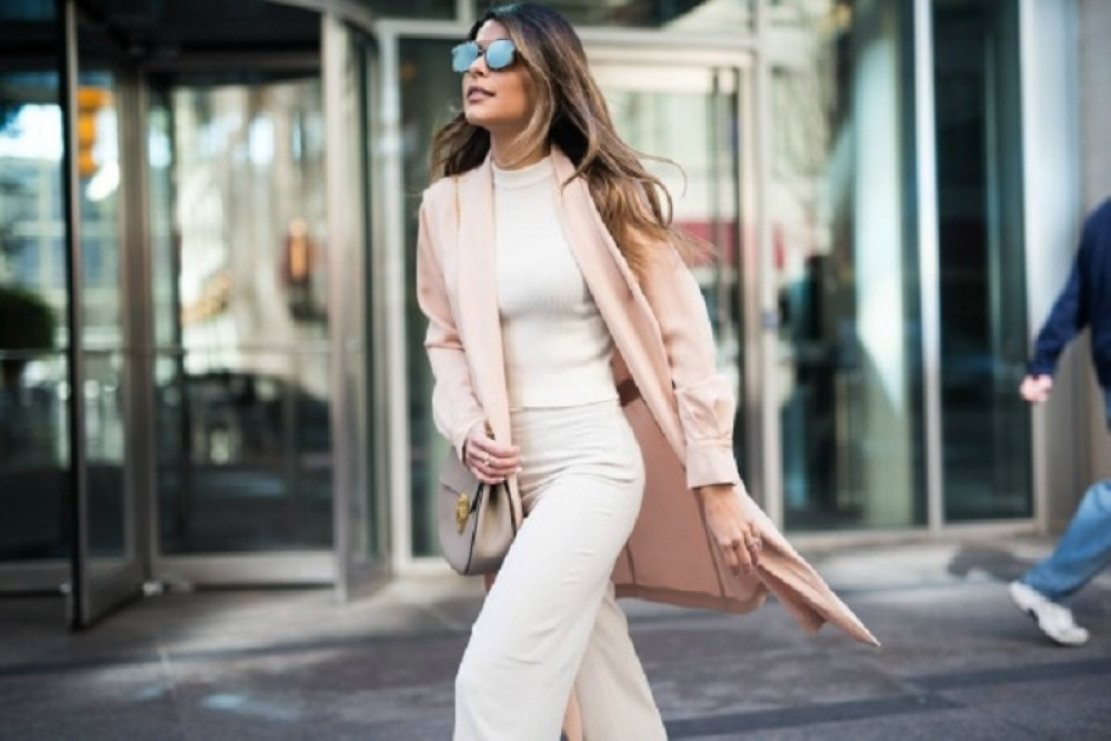 Moderne devojke ove jeseni nose BELO!