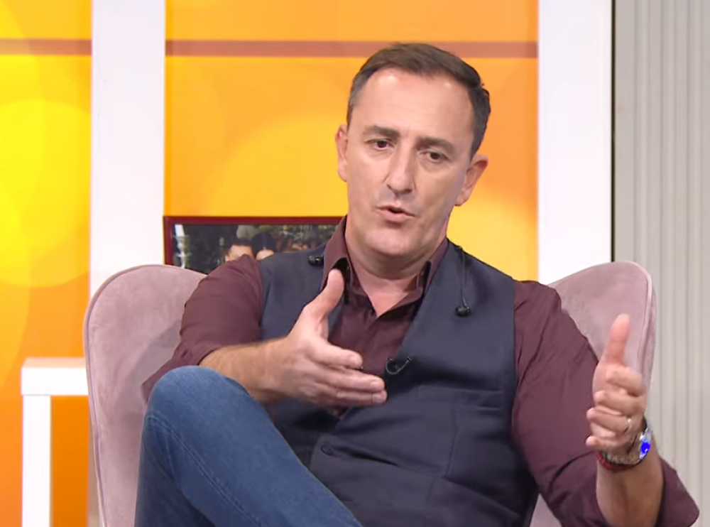 "Rekao sam ćerkama da su usvojene!" Njihova reakcija je potpuno neočekivana!