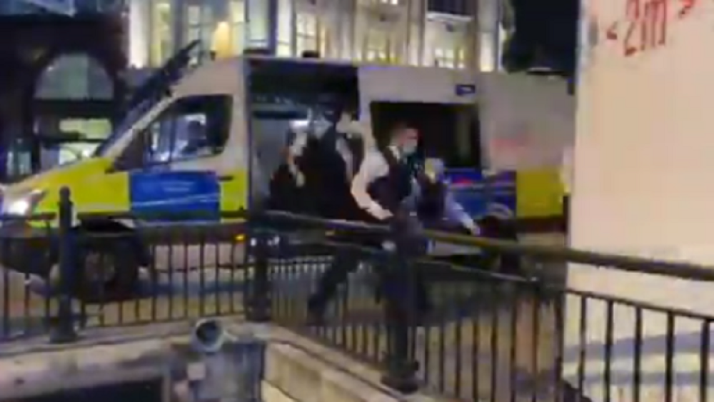 Evakuisana stanica metroa, uhapšen muškarac (VIDEO)