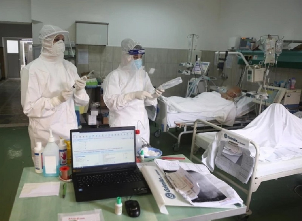 U Grčkoj novih 1.698 novih slučajeva, virus ne jenjava