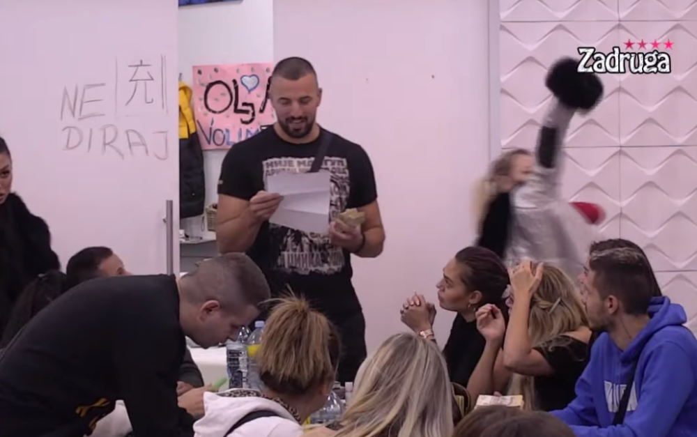 Produkcija obavestila zadrugare da ON HITNO NAPUSTI Belu kuću! (VIDEO)