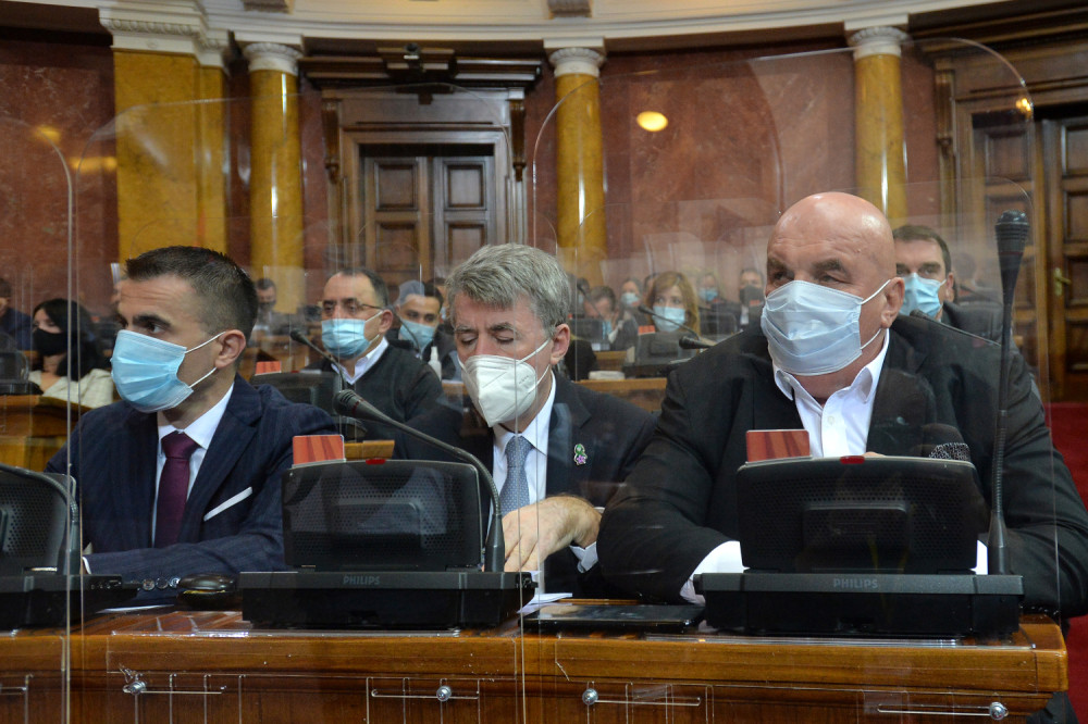 Korona ušla u Skupštinu Srbije, poslanici zaraženi opasnim virusom