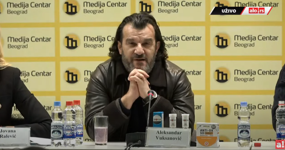 Oglasio se za medije i iznenadio javnost, promenio izdavačku kuću, a evo ko mu je napravio pesme!