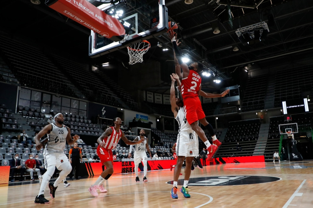 Crveno-beli na krilima Lojda i Voldena "samleli" Asvel za prvi evropski skalp! (VIDEO)