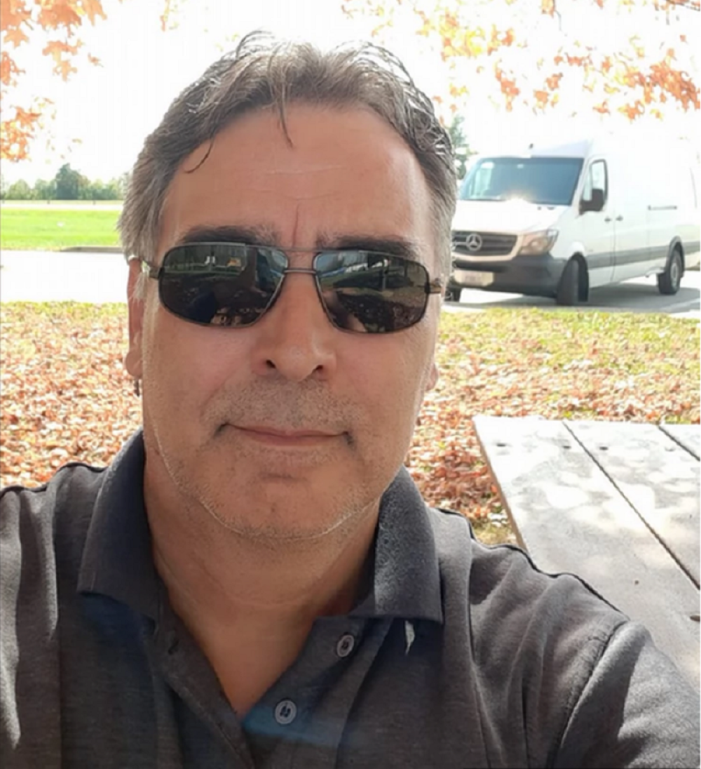 Rođeni brat Dina Dvornika se bori za koru hleba, radi kao vozač kamiona, a ovo mu najteže pada!