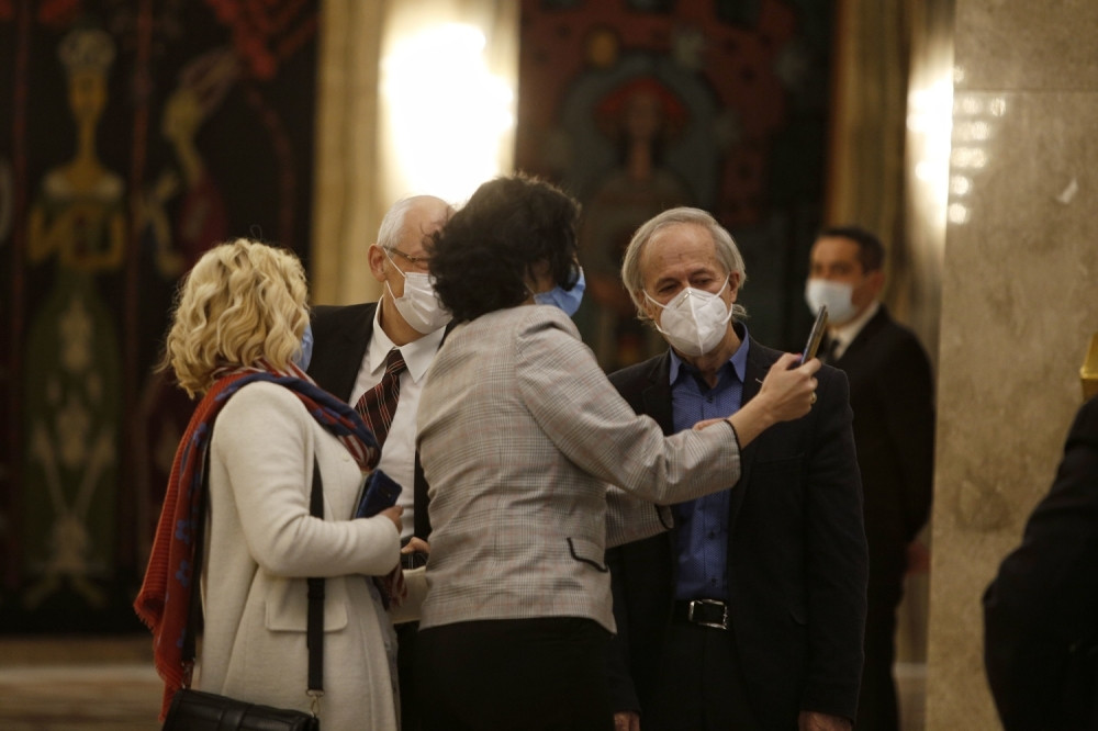 Članovi Kriznog štaba naprasno napustili Palatu Srbija bez ikakvog objašnjenja, cela zemlja strepi pred onim što sledi