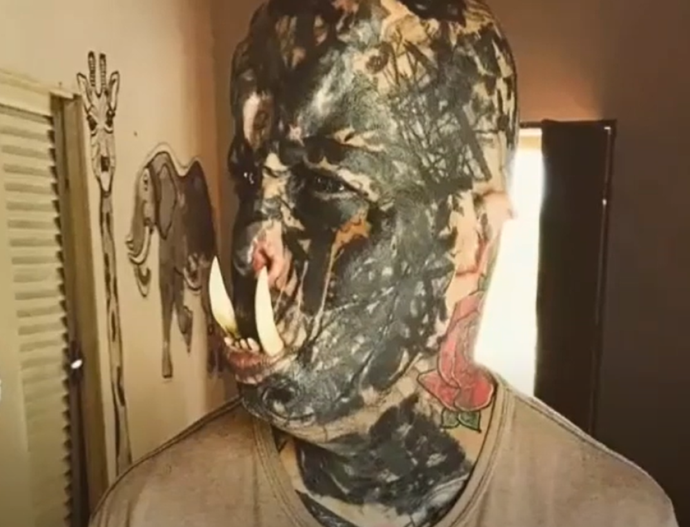 Tatu majstor prekrio tetovažama telo, ali se tu nije zaustavio (VIDEO)