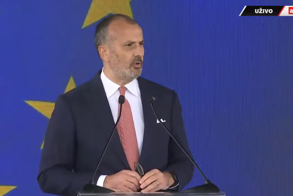 Fabrici: Deo vakcina koje je naručila EU biće prebačen u Srbiju