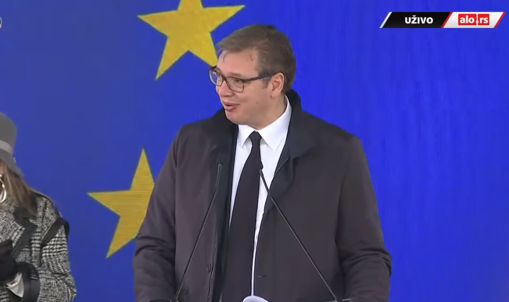 Vučić otkrio kada će biti isplaćeno 10.000 dinara na račune medicinskih radnika