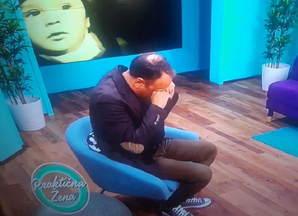 Bio je beskućnik, majka mu je umrla na rukama: Nakon razvoda, emotivnom ispovešću nikoga nije ostavio ravnodušnim (VIDEO)