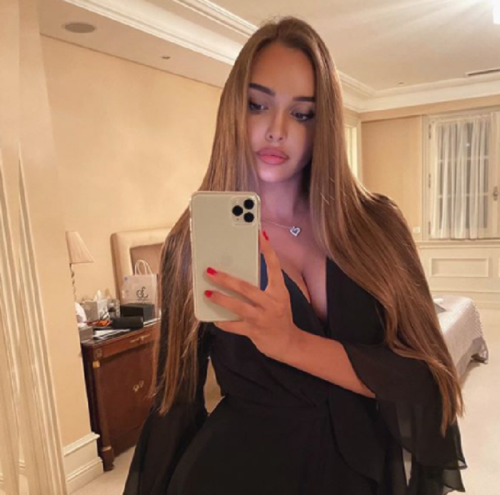 Se*si Ruskinja u strahu zbog Habiba! Protivi se njegovom odlikovanju, pretnje stižu sa svih strana! (FOTO)