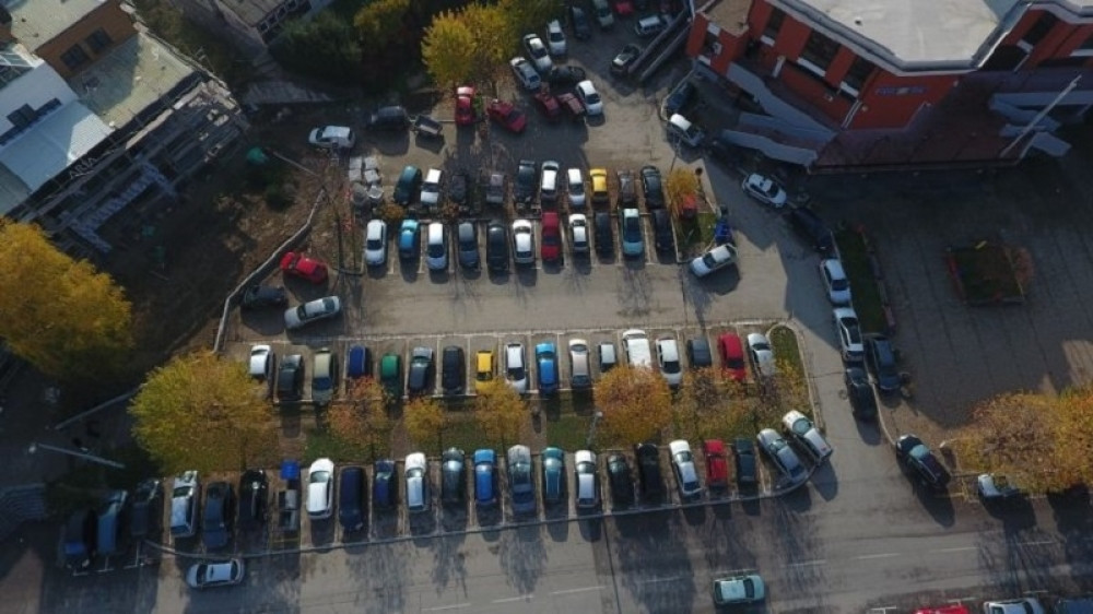 U Užicu 30.000 automobila, a 2.000 parking mesta, centar pun kao kutija šibica, satima se čeka parking