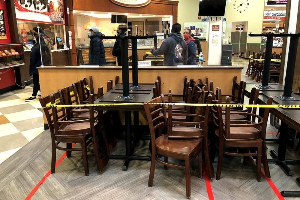 Mađarska samo za Badnji dan ukuida policijski čas