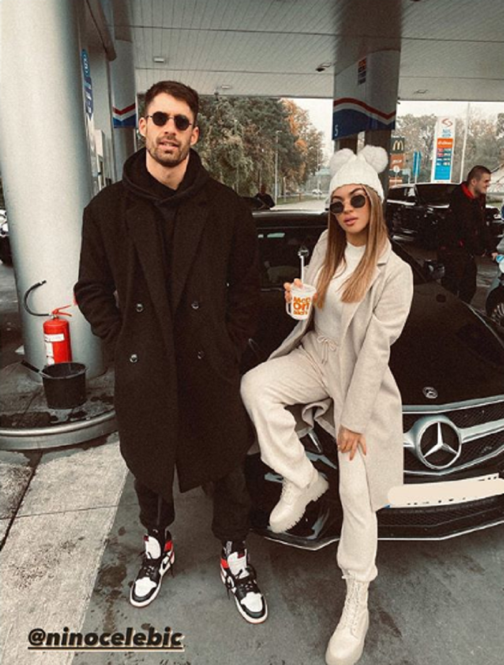 Teodora i Nino u nedođiji ostali bez auta, ona moli za pomoć na sav glas(VIDEO)