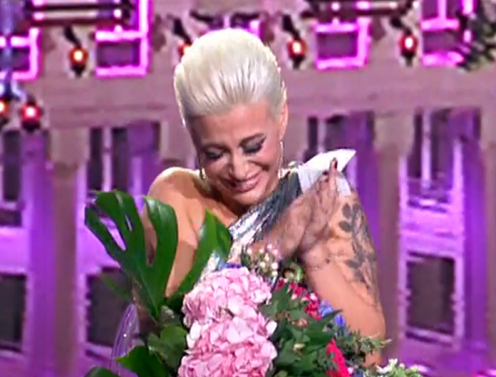 Dušica Jakovljević dobila ogroman poklon za rođendan, a tek da čujete šta kaže čestitka... (FOTO/VIDEO)