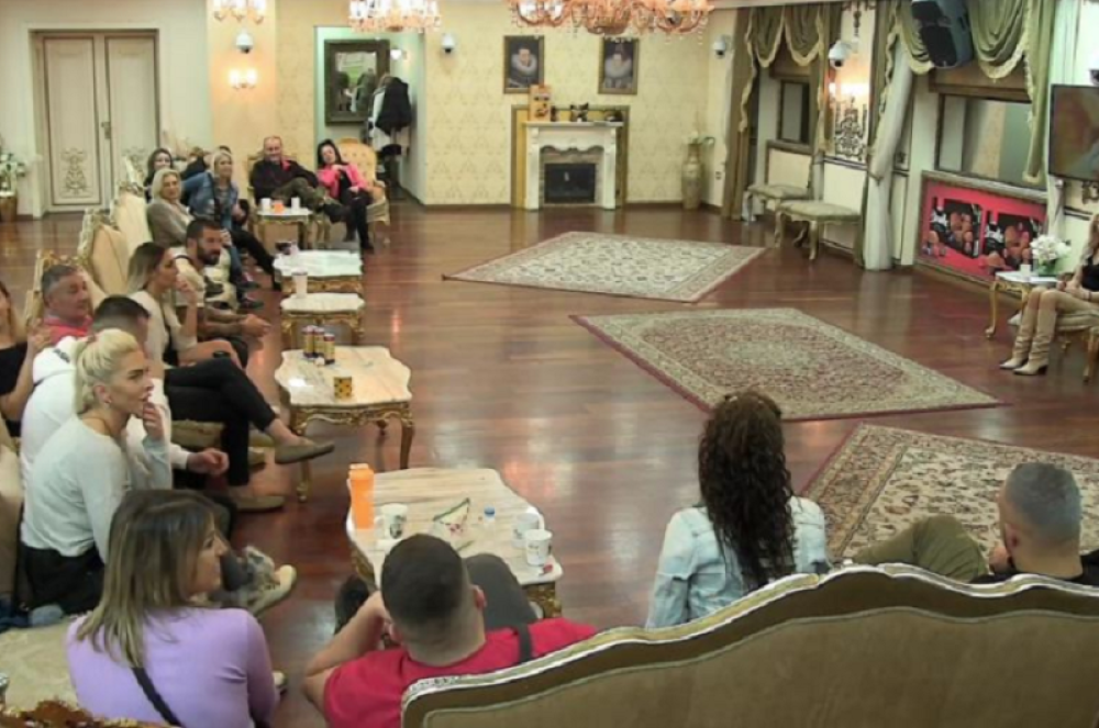 Novi takmičar ušao u vilu "Parova": Kad je otvorio vrata, nastao je muk! (FOTO/VIDEO)